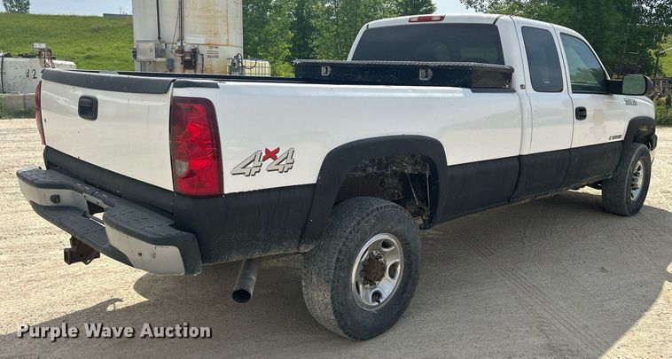 image for item DR4667 2003 Chevrolet Silverado 2500HD  Ext. Cab pickup truck