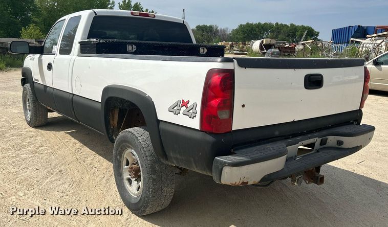 image for item DR4667 2003 Chevrolet Silverado 2500HD  Ext. Cab pickup truck