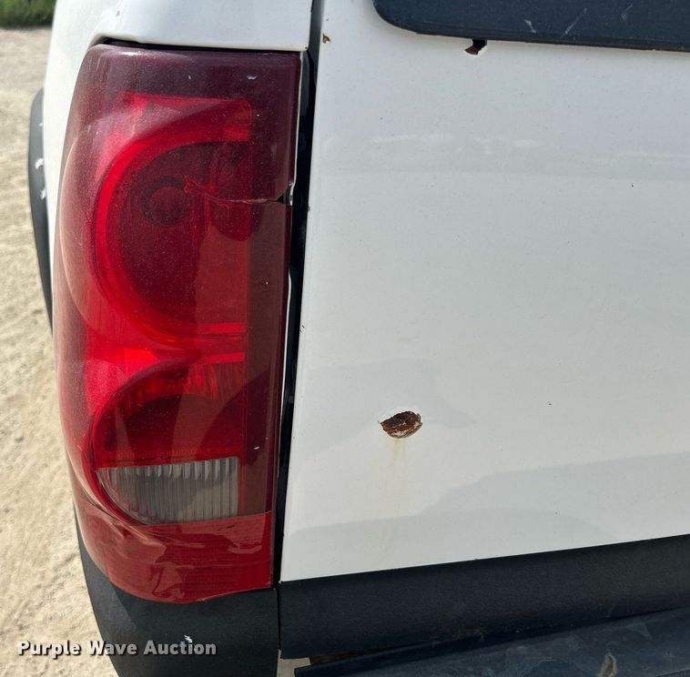 image for item DR4667 2003 Chevrolet Silverado 2500HD  Ext. Cab pickup truck