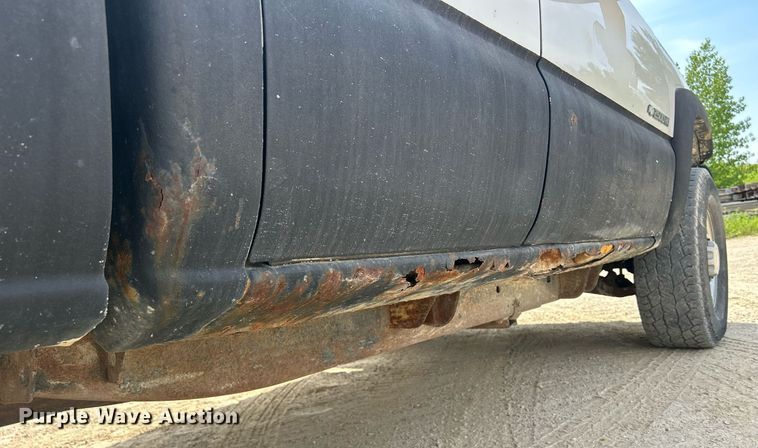 image for item DR4667 2003 Chevrolet Silverado 2500HD  Ext. Cab pickup truck