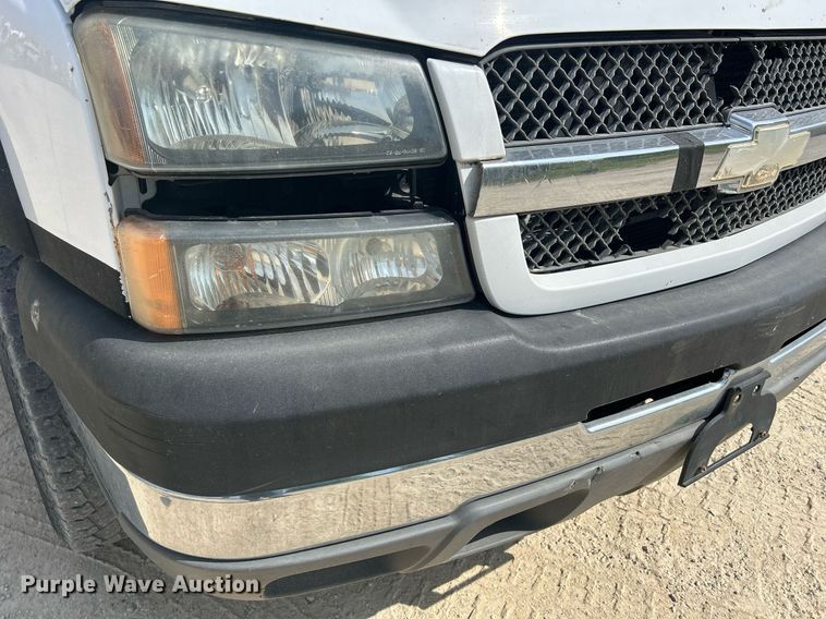 image for item DR4667 2003 Chevrolet Silverado 2500HD  Ext. Cab pickup truck