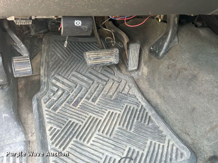 image for item DR4667 2003 Chevrolet Silverado 2500HD  Ext. Cab pickup truck