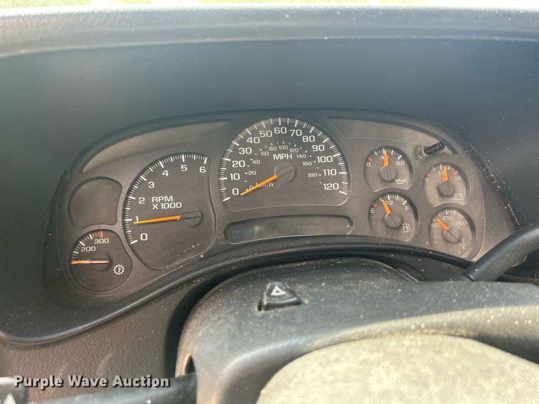 image for item DR4667 2003 Chevrolet Silverado 2500HD  Ext. Cab pickup truck