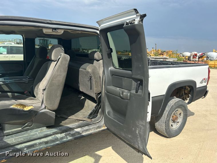 image for item DR4667 2003 Chevrolet Silverado 2500HD  Ext. Cab pickup truck