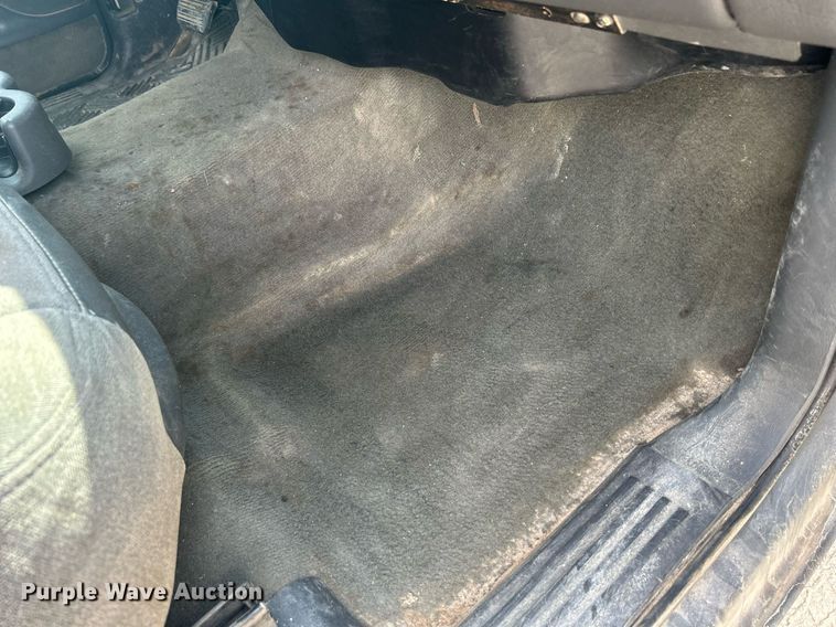 image for item DR4667 2003 Chevrolet Silverado 2500HD  Ext. Cab pickup truck