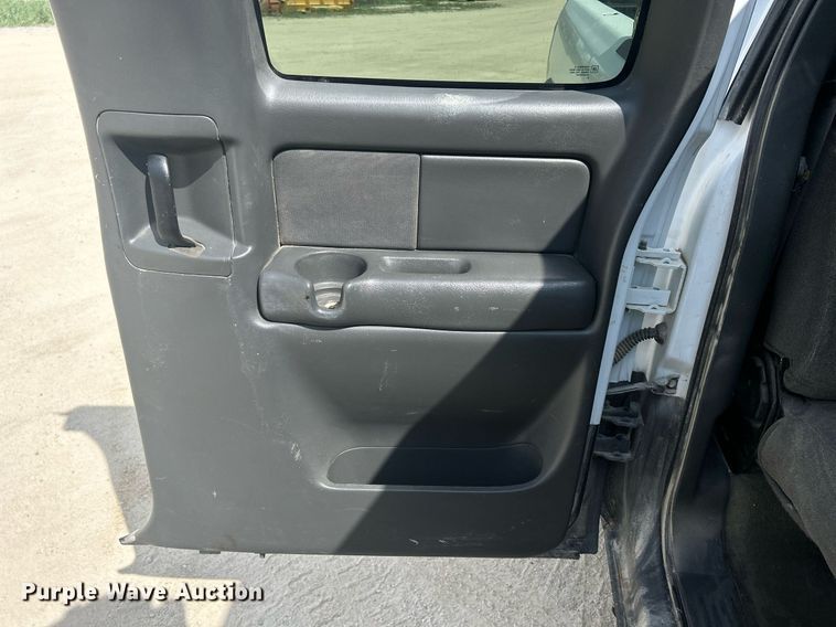 image for item DR4667 2003 Chevrolet Silverado 2500HD  Ext. Cab pickup truck