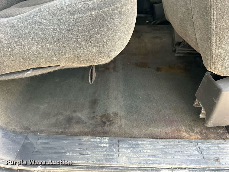 image for item DR4667 2003 Chevrolet Silverado 2500HD  Ext. Cab pickup truck