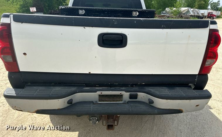 image for item DR4667 2003 Chevrolet Silverado 2500HD  Ext. Cab pickup truck