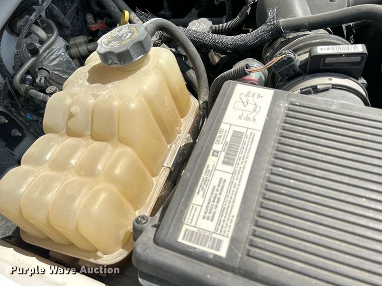 image for item DR4667 2003 Chevrolet Silverado 2500HD  Ext. Cab pickup truck