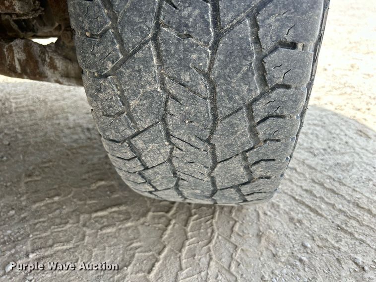 image for item DR4667 2003 Chevrolet Silverado 2500HD  Ext. Cab pickup truck