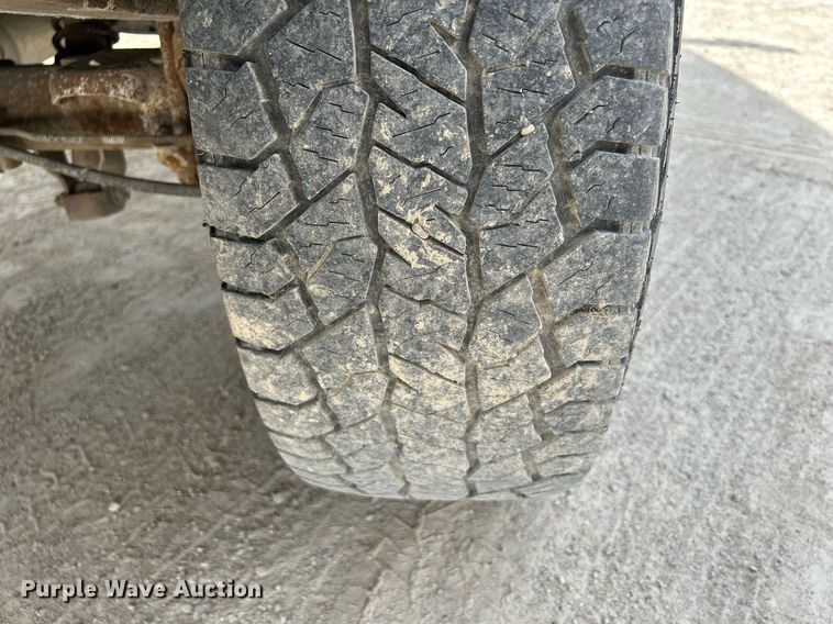 image for item DR4667 2003 Chevrolet Silverado 2500HD  Ext. Cab pickup truck