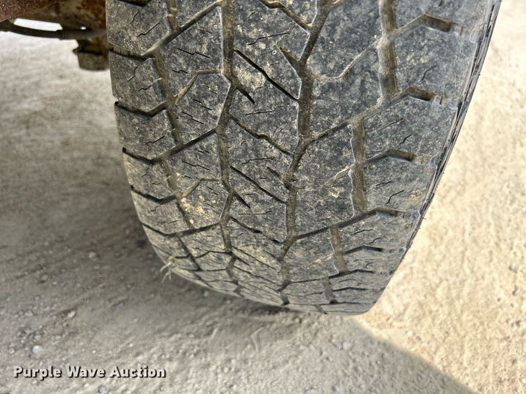 image for item DR4667 2003 Chevrolet Silverado 2500HD  Ext. Cab pickup truck