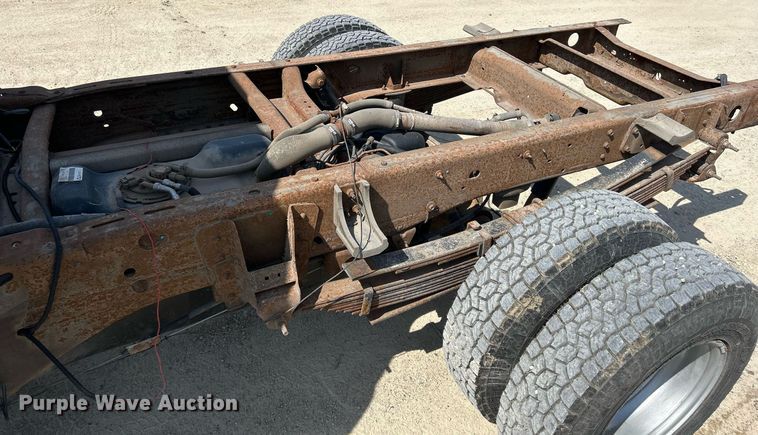 image for item DR4668 2004 Chevrolet Silverado 3500  pickup truck cab and chassis