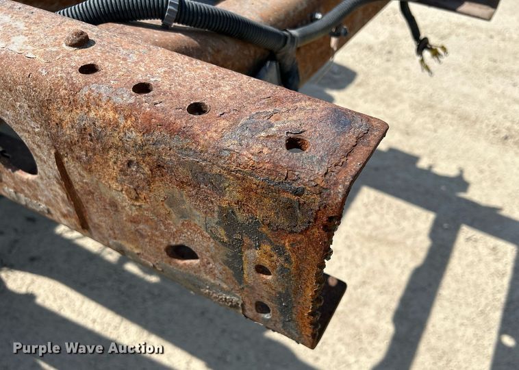 image for item DR4668 2004 Chevrolet Silverado 3500  pickup truck cab and chassis