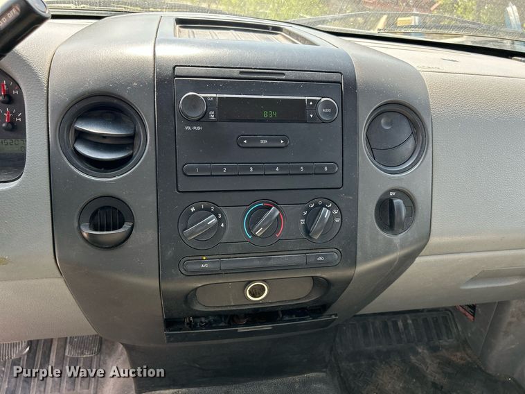 image for item DR4669 2007 Ford F150 XL  pickup truck