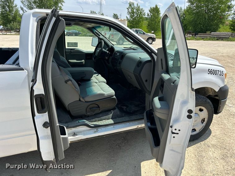 image for item DR4669 2007 Ford F150 XL  pickup truck