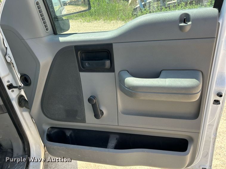 image for item DR4669 2007 Ford F150 XL  pickup truck