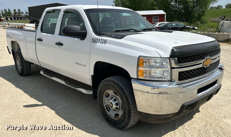image for item DR4670 2013 Chevrolet Silverado 2500HD  Crew Cab pickup truck