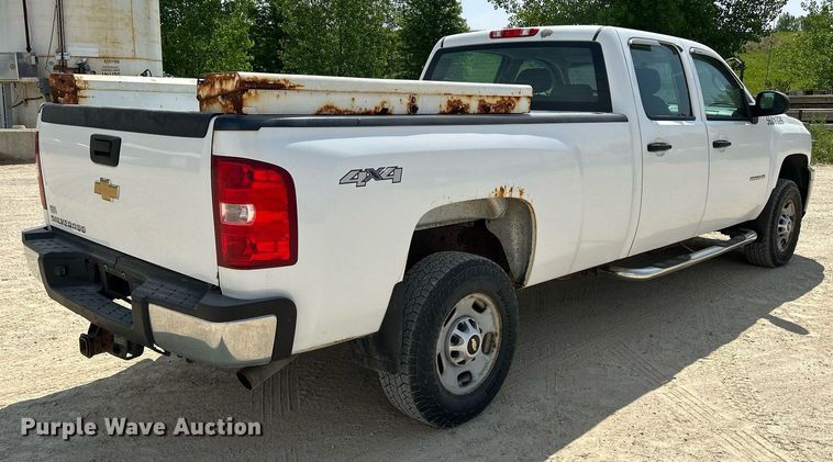 image for item DR4670 2013 Chevrolet Silverado 2500HD  Crew Cab pickup truck