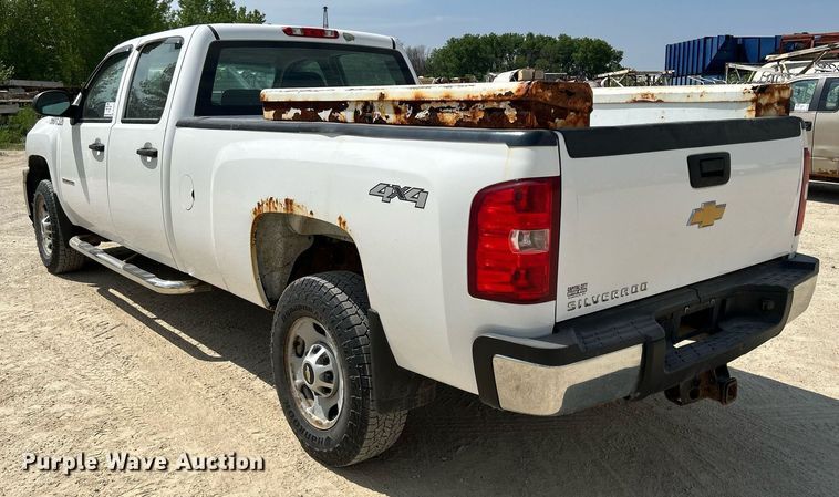 image for item DR4670 2013 Chevrolet Silverado 2500HD  Crew Cab pickup truck