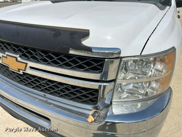 image for item DR4670 2013 Chevrolet Silverado 2500HD  Crew Cab pickup truck