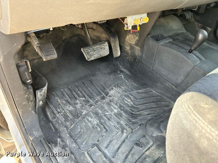 image for item DR4670 2013 Chevrolet Silverado 2500HD  Crew Cab pickup truck