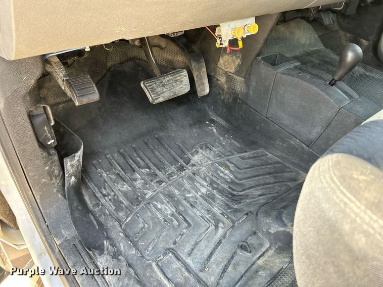 image for item DR4670 2013 Chevrolet Silverado 2500HD  Crew Cab pickup truck