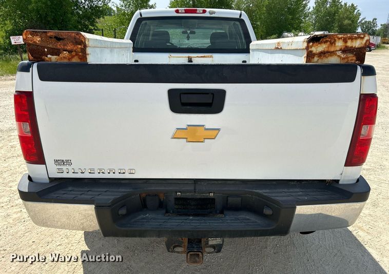 image for item DR4670 2013 Chevrolet Silverado 2500HD  Crew Cab pickup truck