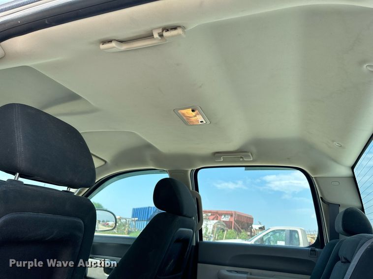 image for item DR4670 2013 Chevrolet Silverado 2500HD  Crew Cab pickup truck