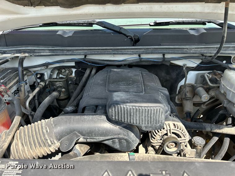 image for item DR4670 2013 Chevrolet Silverado 2500HD  Crew Cab pickup truck