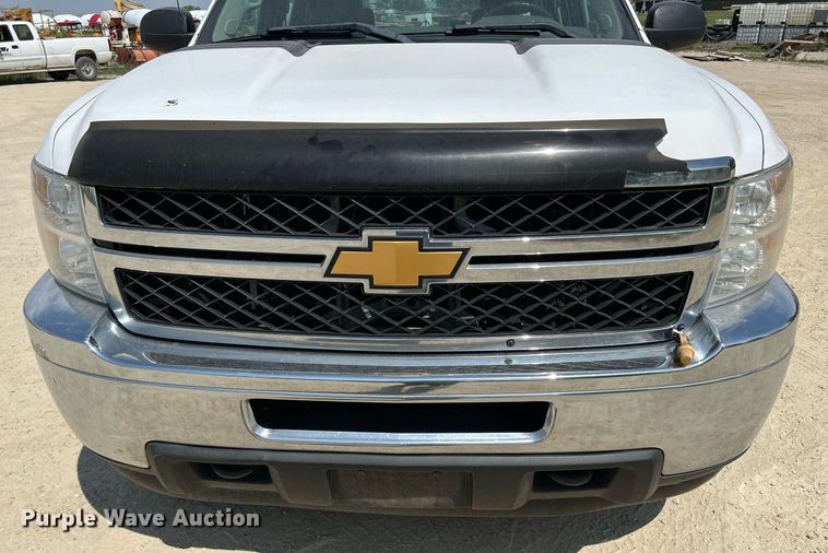 image for item DR4670 2013 Chevrolet Silverado 2500HD  Crew Cab pickup truck