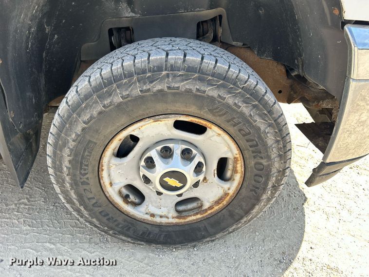 image for item DR4670 2013 Chevrolet Silverado 2500HD  Crew Cab pickup truck