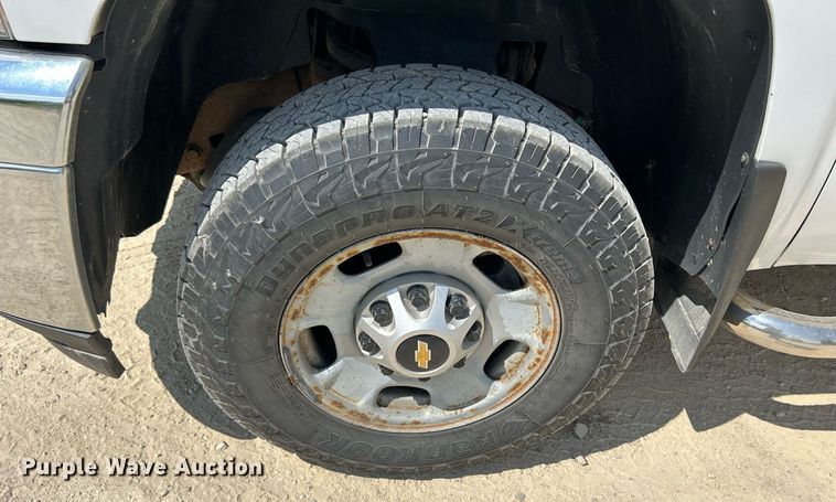 image for item DR4670 2013 Chevrolet Silverado 2500HD  Crew Cab pickup truck