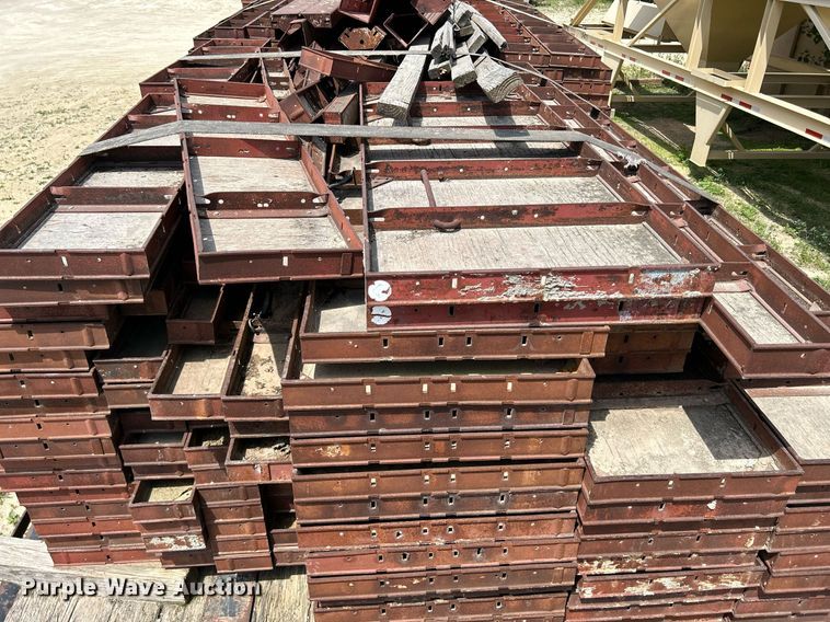 image for item DR4671 Concrete forms