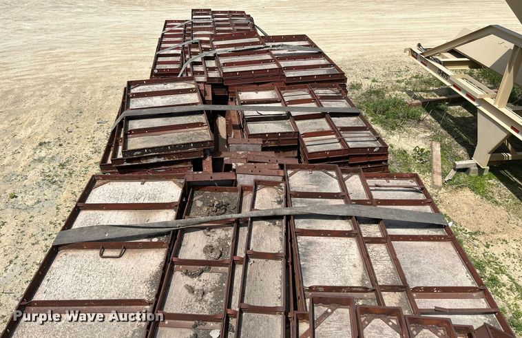 image for item DR4671 Concrete forms