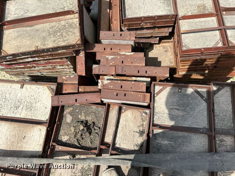 image for item DR4671 Concrete forms