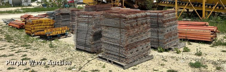 image for item DR4673 (25) pallets of pallet racking