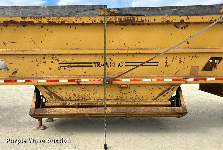 image for item DR4674 2000 Trail King TK54BDV432  bottom dump trailer