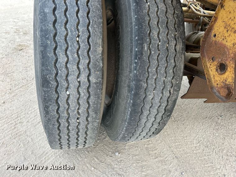 image for item DR4674 2000 Trail King TK54BDV432  bottom dump trailer