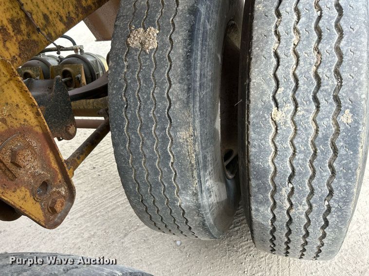 image for item DR4674 2000 Trail King TK54BDV432  bottom dump trailer