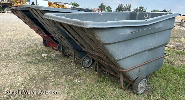 image for item DR4676 (3) Rubbermaid 1036 refuse totes