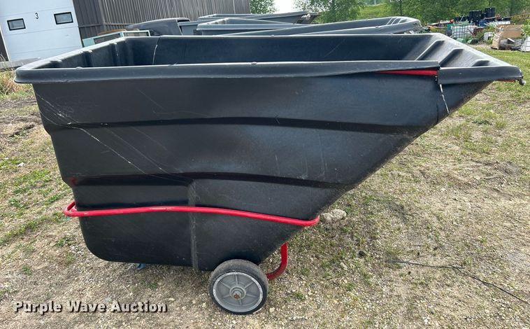 image for item DR4676 (3) Rubbermaid 1036 refuse totes