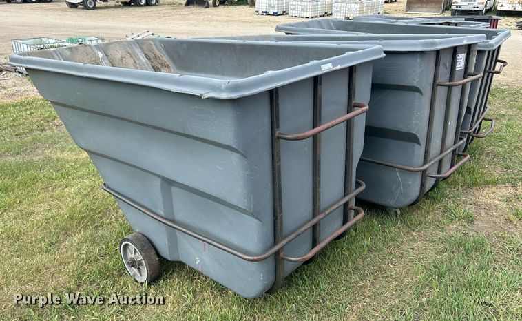 image for item DR4677 (3) Rubbermaid 1036 refuse totes