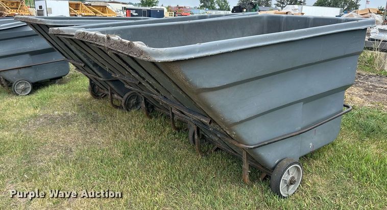 image for item DR4677 (3) Rubbermaid 1036 refuse totes