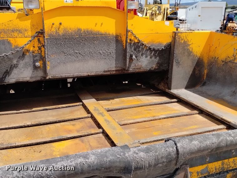 image for item HI9819 2005 LeeBoy 8515  paver