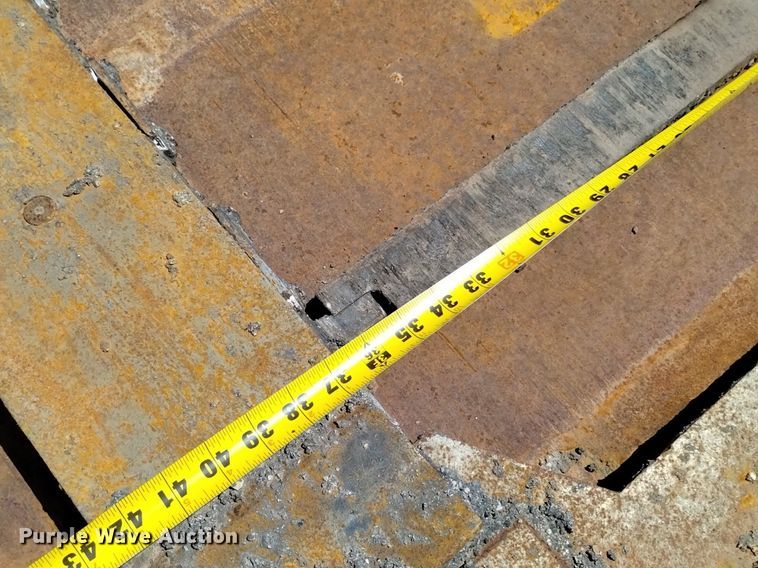 image for item HI9819 2005 LeeBoy 8515  paver