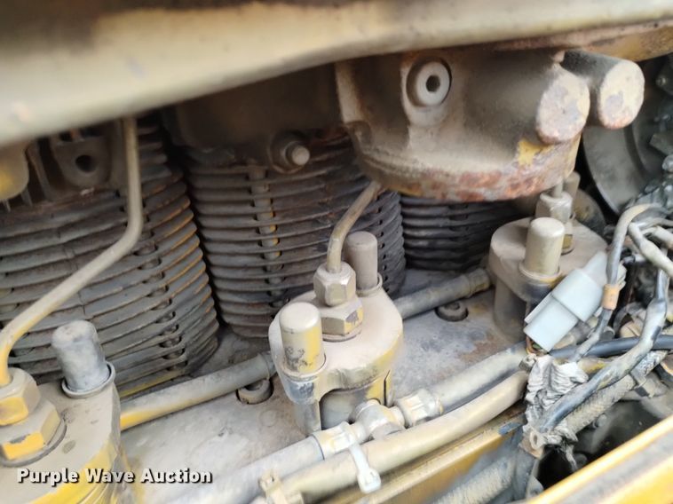 image for item HI9819 2005 LeeBoy 8515  paver