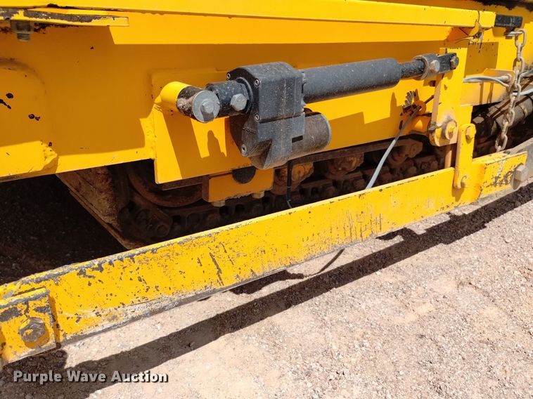 image for item HI9819 2005 LeeBoy 8515  paver