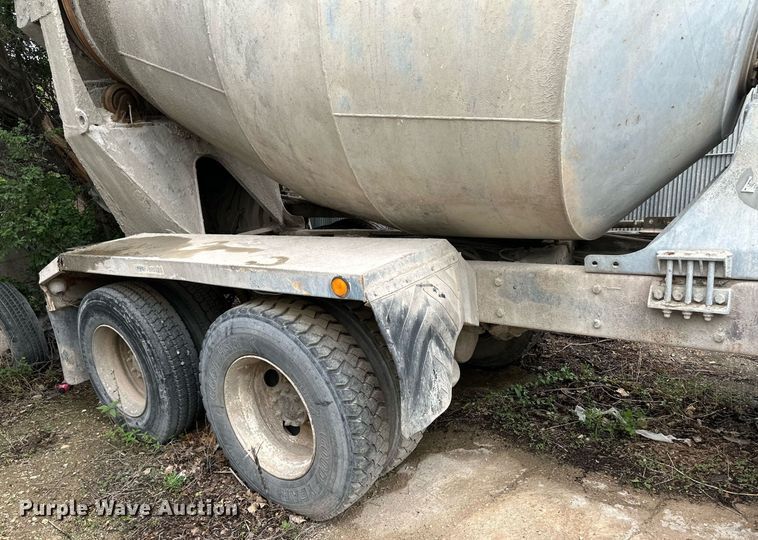 image for item JD9100 2003 Kenworth T800  ready mix truck