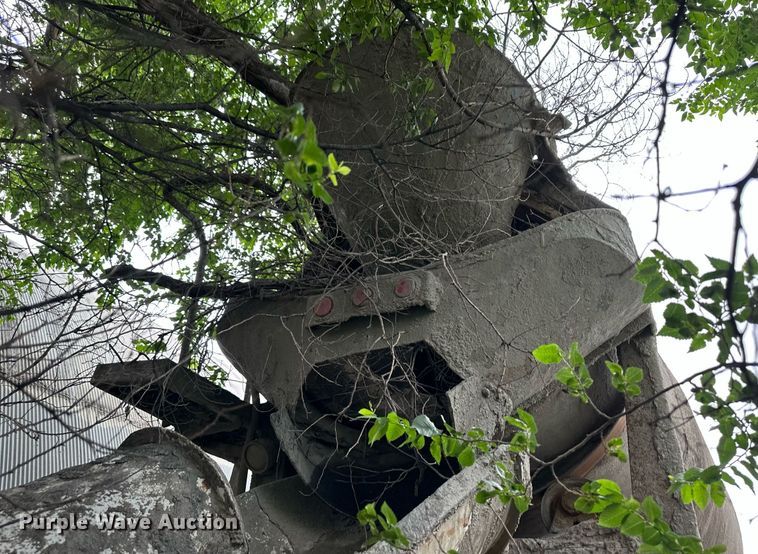 image for item JD9100 2003 Kenworth T800  ready mix truck